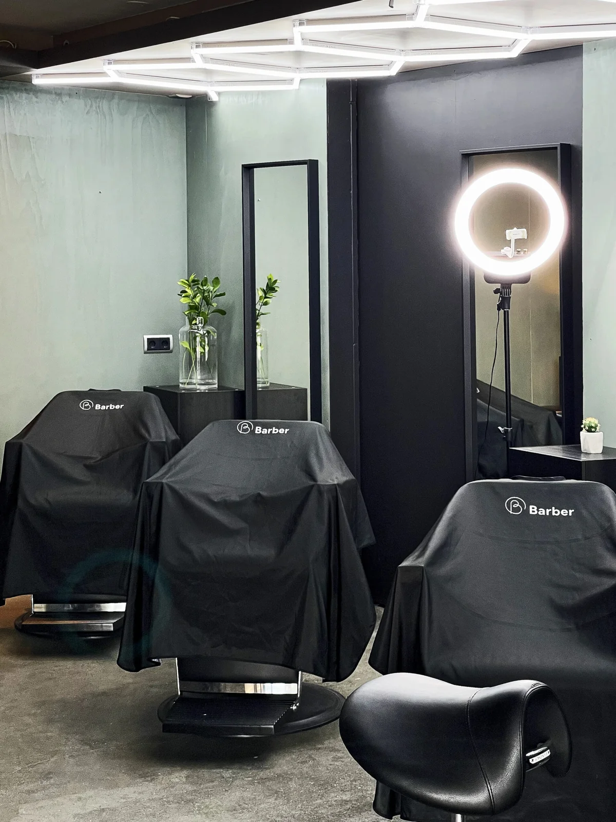 Inni á Blondie — Blondie Barber